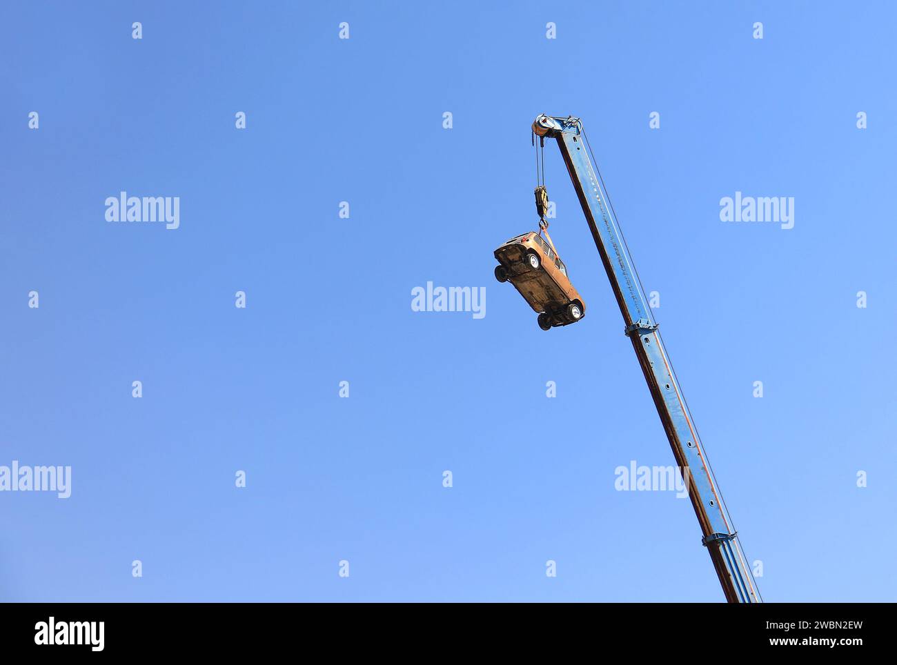 Car crane hi-res stock photography and images - Alamy