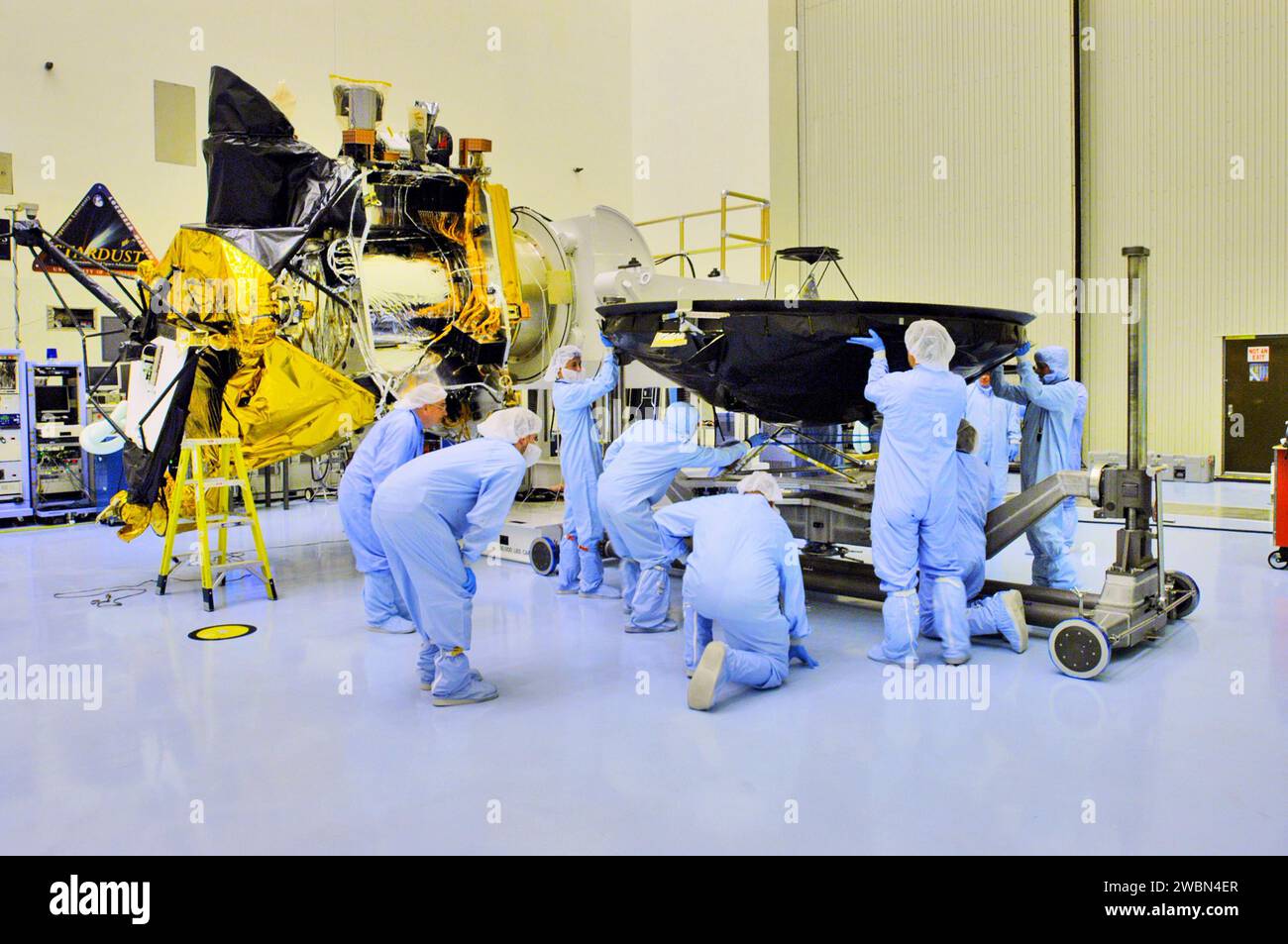 Lockheed Martin Solar Array Lab KENNEDY SPACE CENTER, FLA. - In the Payload Hazardous Servicing ...