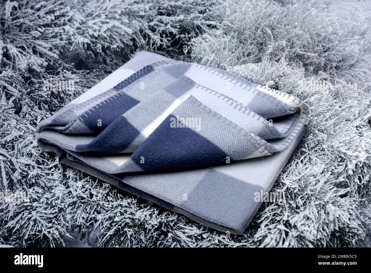 Comfy blanket hi-res stock photography and images - Alamy