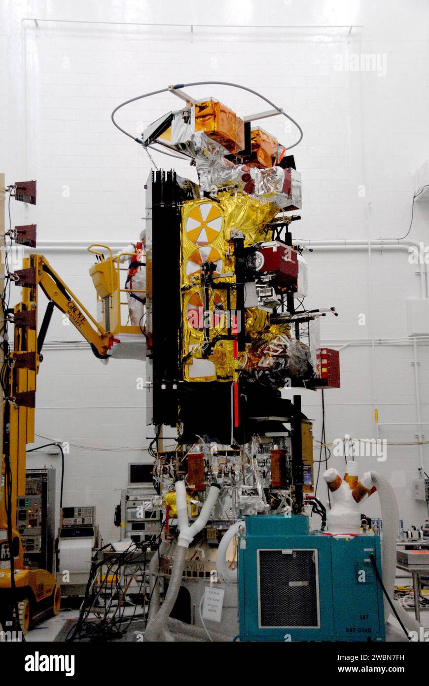 Solar array atmospheric hi-res stock photography and images - Alamy