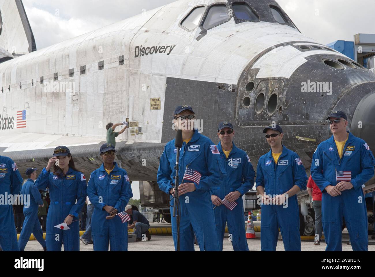 CAPE CANAVERAL, Fla. - At the Shuttle Landing Facility at NASA's ...