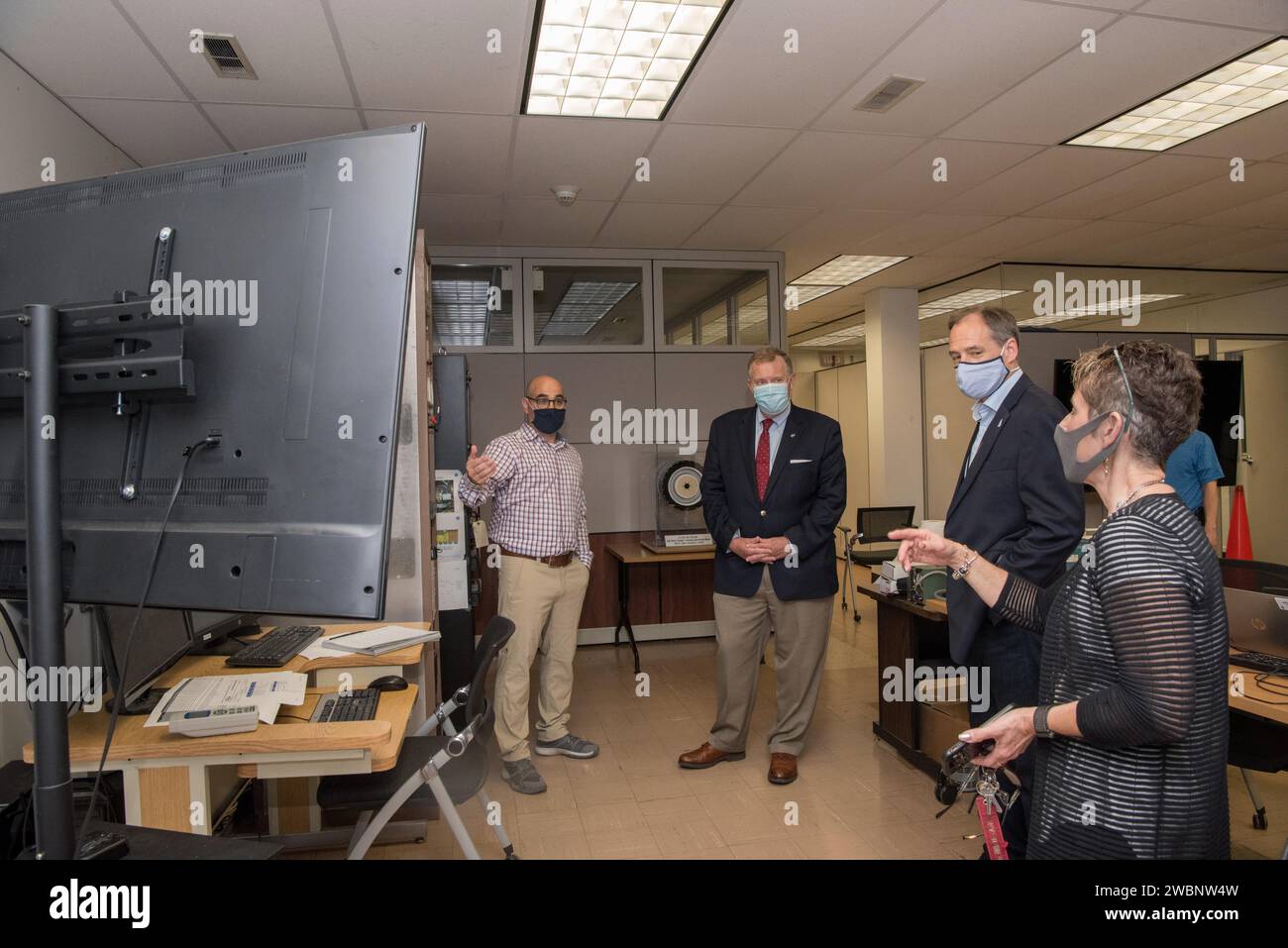 Visit to GRC by the Deputy Administrator, James Morhard Stock Photo Alamy