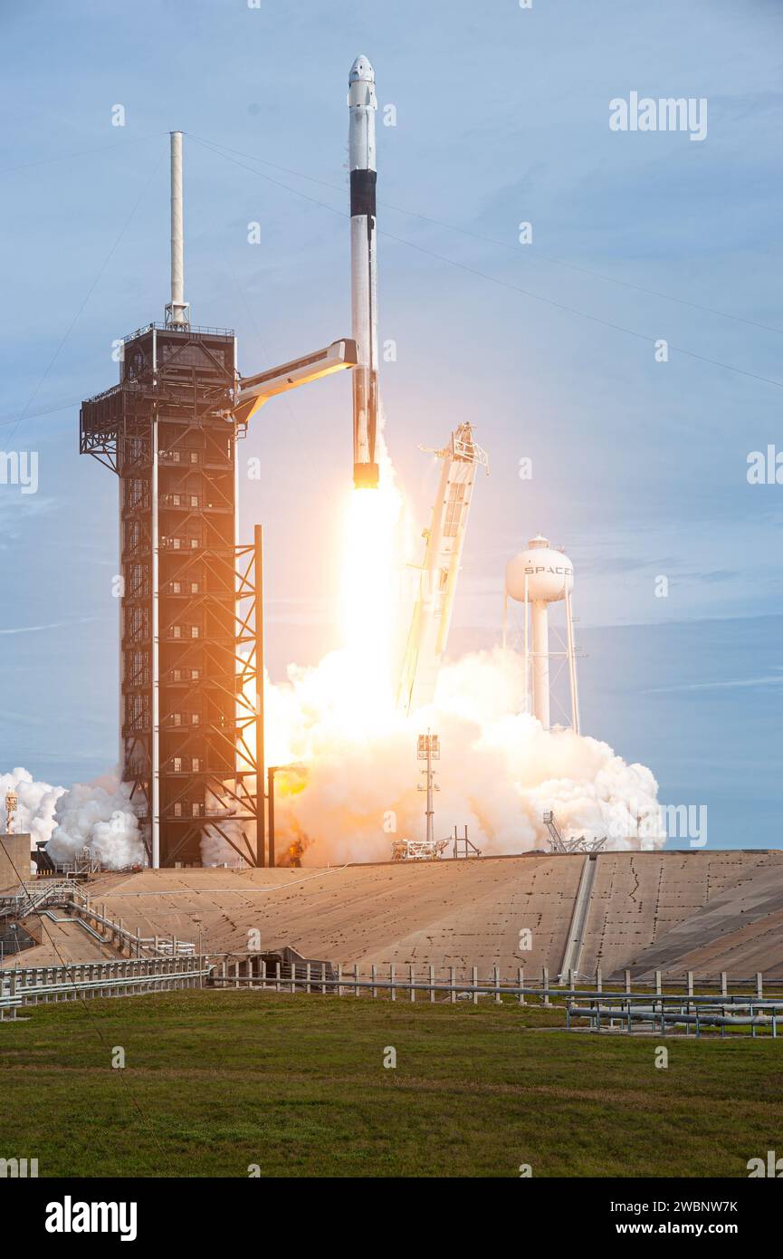 A SpaceX Falcon 9 rocket lifts off from Launch Complex 39A at NASA’s Kennedy Space Center in Florida at 10:30 a.m. EST on Jan. 19, 2020, carrying the Crew Dragon spacecraft on the company’s uncrewed In-Flight Abort Test. The flight test demonstrated the spacecraft’s escape capabilities in preparation for crewed flights to the International Space Station as part of the agency’s Commercial Crew Program. Stock Photo