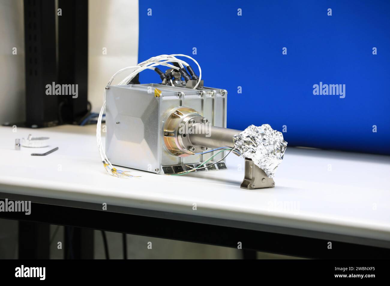 Surface spectrometer hires stock photography and images Alamy