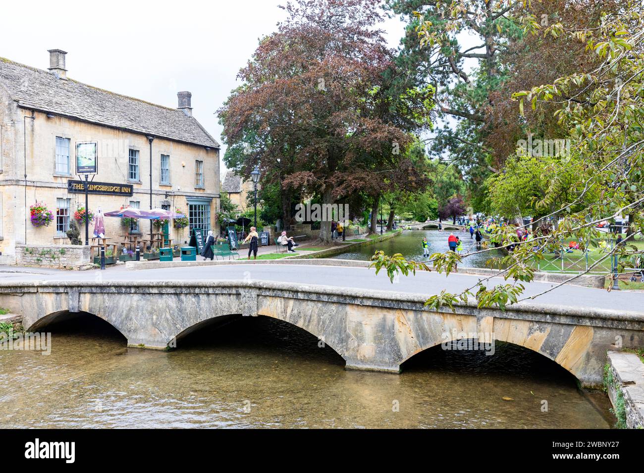 bourton-on-the-water-cotswold-village-with-river-windrush-passing