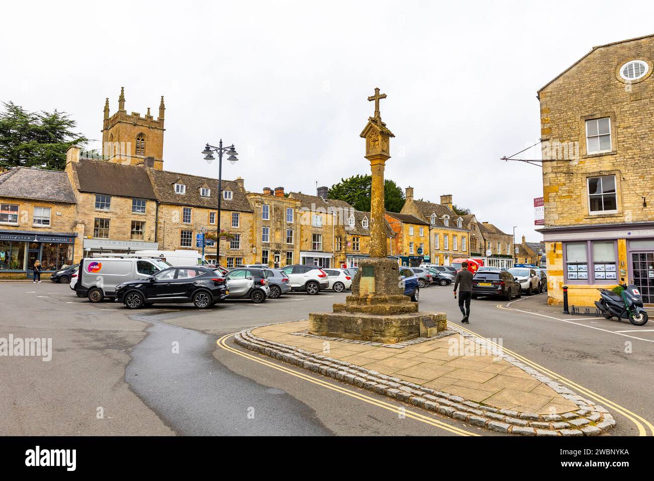 Stow on the Wold view of market square and market cross with cotswold stone buildings around the square,Gloucestershire,England,UK,2023 Stock Photo