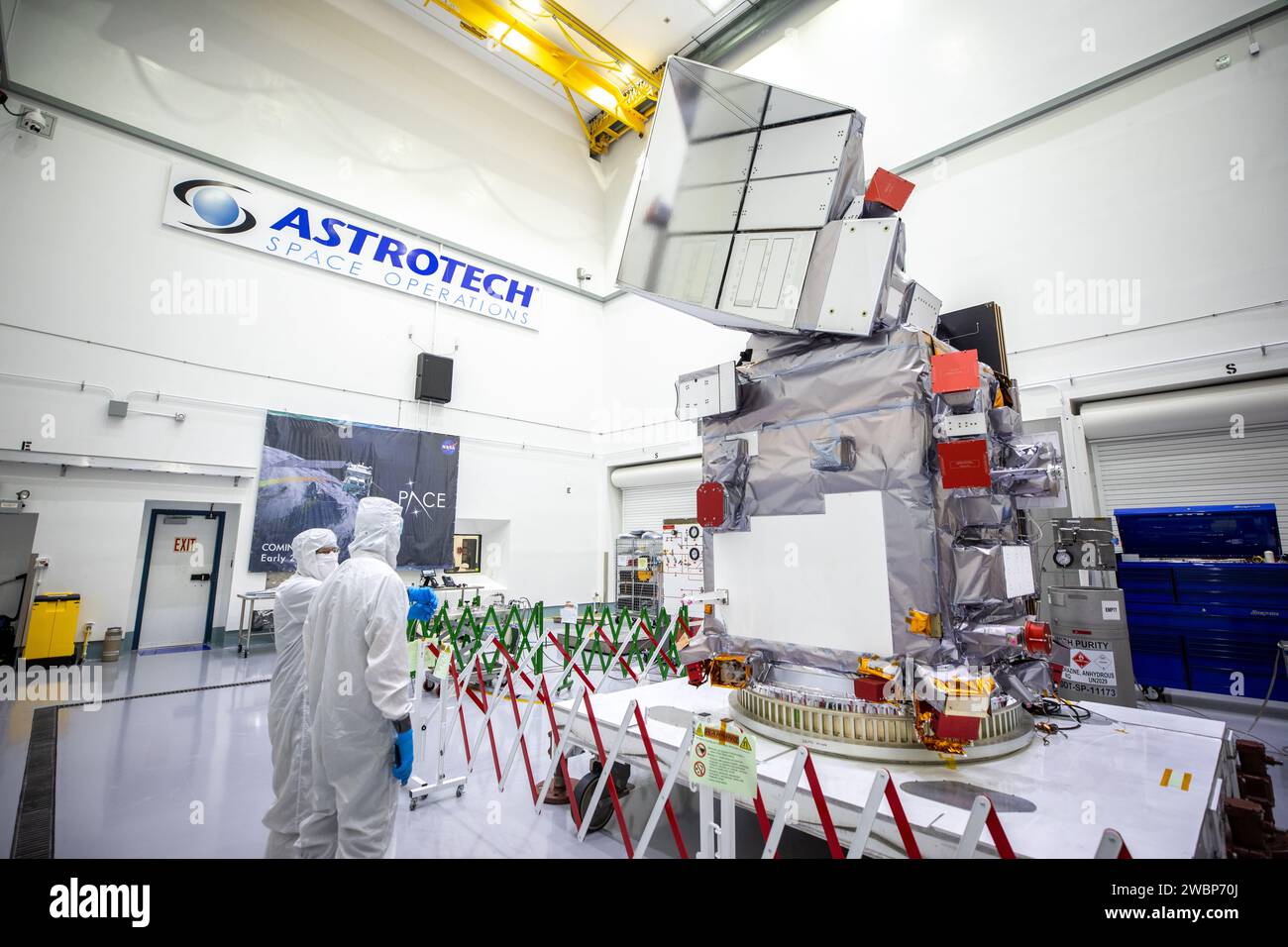 Cleanroom air hi-res stock photography and images - Alamy