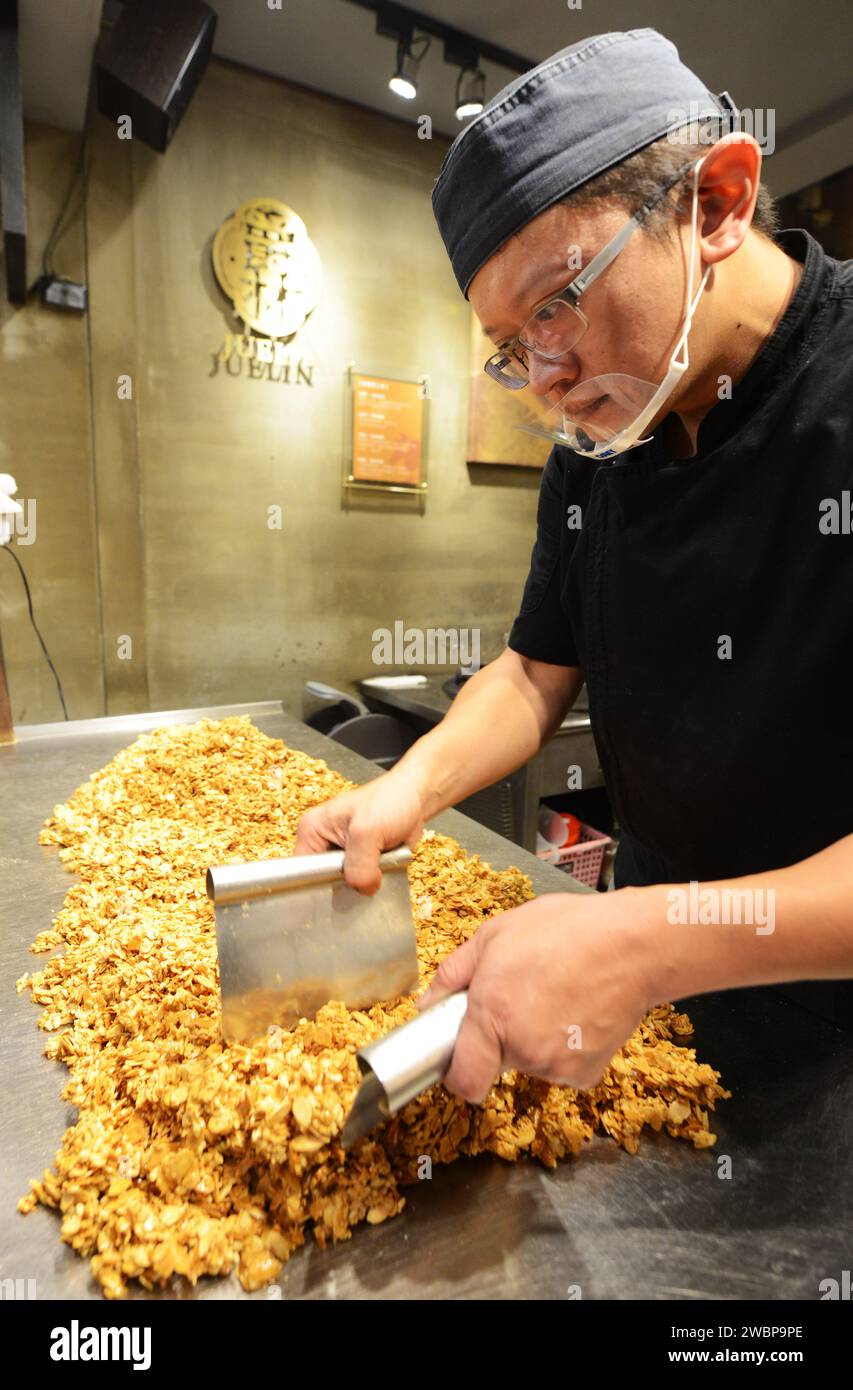 Taiwanese nut candy hires stock photography and images Alamy