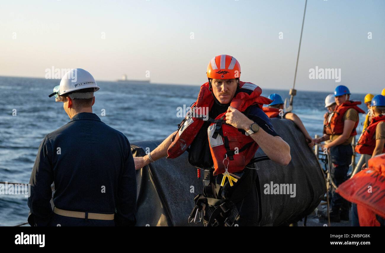 Uss Mason Ddg 87 Hi-res Stock Photography And Images - Alamy