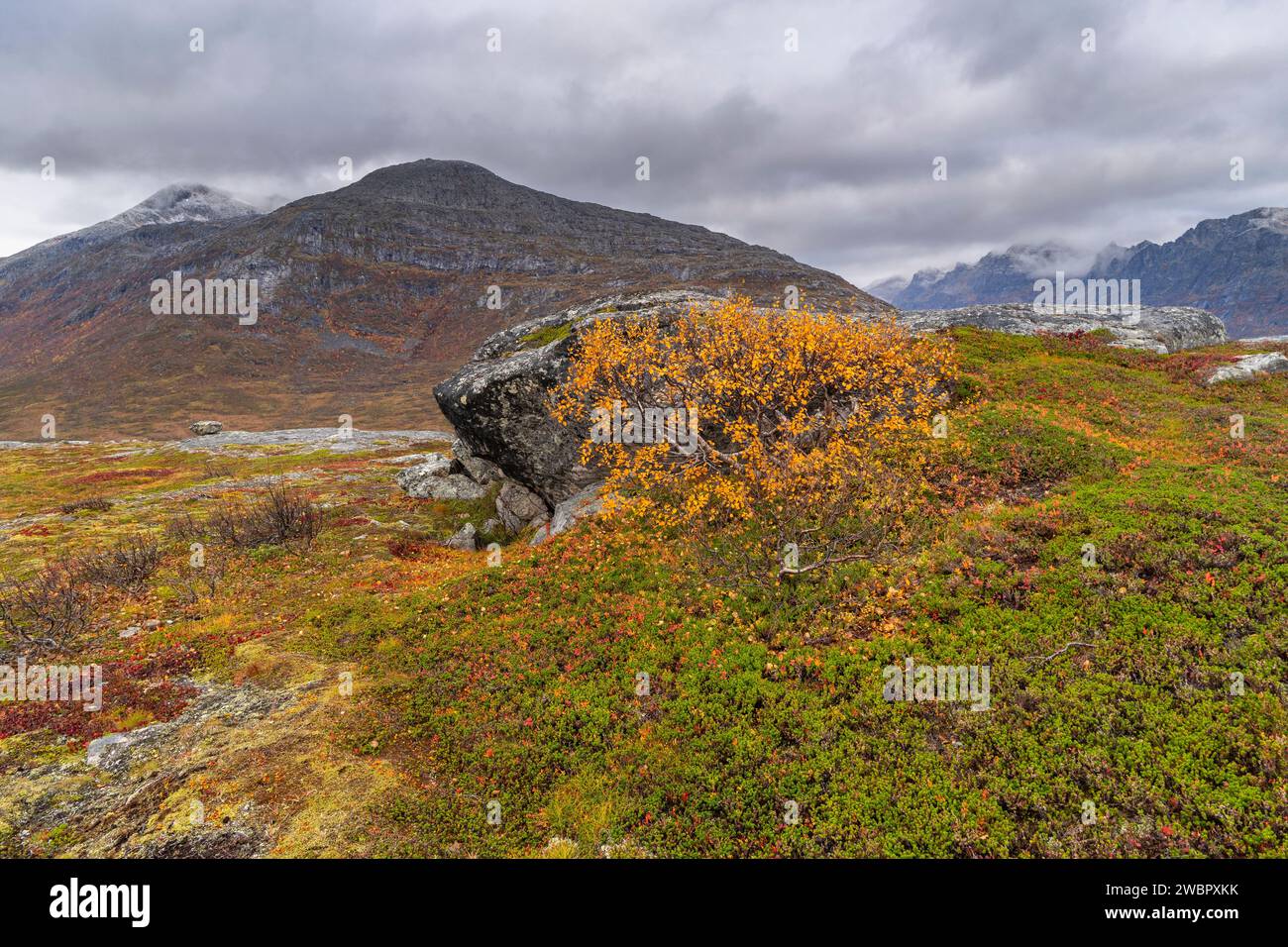 Valley S With Rounded Rocks Glacier rounded stone hi-res stock photography and images - Alamy