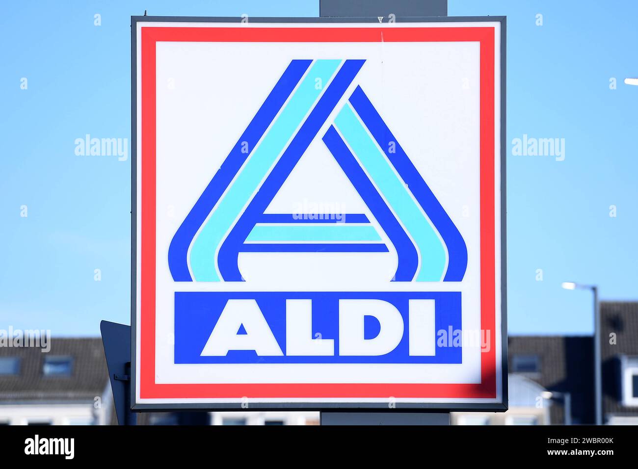 ALDI Nord am 11.01.2024 in Wuppertal ALDI Nord gehört zu den international führenden Einzelhandelsunternehmen. Mit einer mehr als 110-jährigen Tradition steht die Marke ALDI für die Erfindung des Discounts. *** ALDI North on 11 01 2024 in Wuppertal ALDI North is one of the leading international retail companies With more than 110 years of tradition, the ALDI brand stands for the invention of the discount store xRx Stock Photo