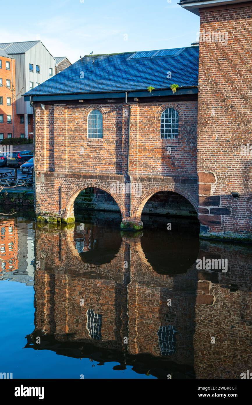 Telfords warehouse, a former canal side warehouse on the Shropshire union canal in the Cheshire city of Chester England UK now a bar and restaurant Stock Photo