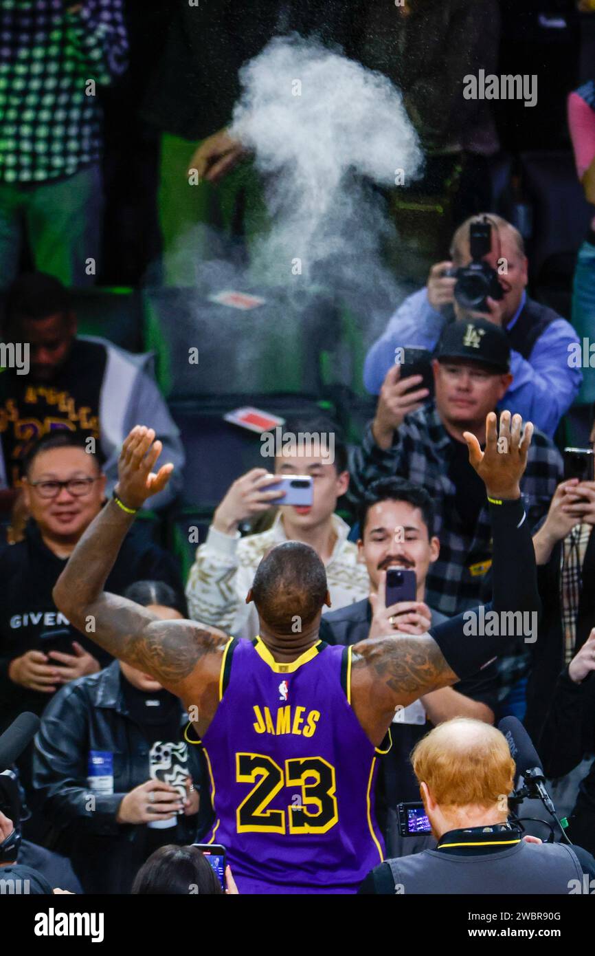 Los Angeles, United States. 11th Jan, 2024. Los Angeles Lakers' LeBron James #23 tosses the powder prior to an NBA basketball game against the Phoenix Suns at Crypto.com Arena. Final score; Suns 127:109 Lakers Credit: SOPA Images Limited/Alamy Live News Stock Photo