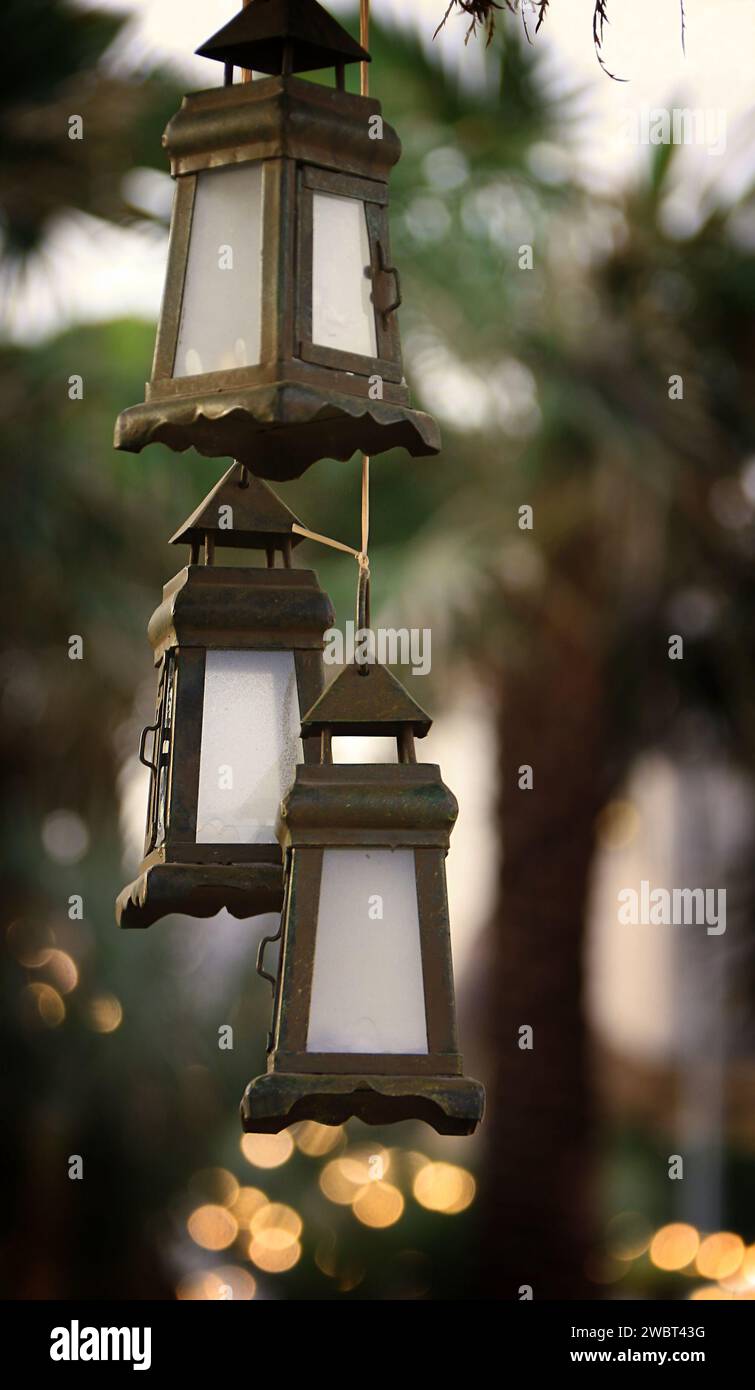Vintage lanterns hi-res stock photography and images - Alamy