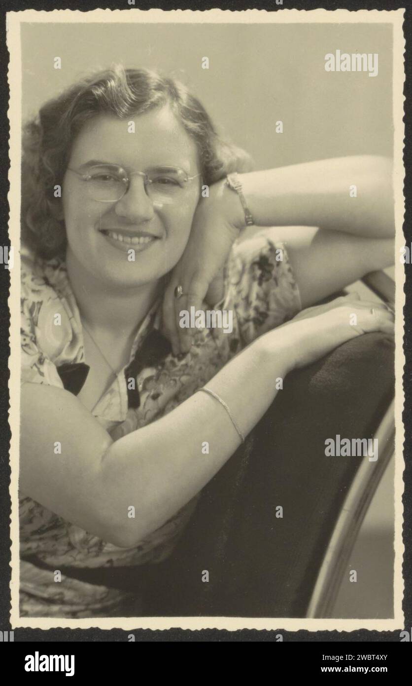 1930s 1940s women in hi-res stock photography and images - Alamy