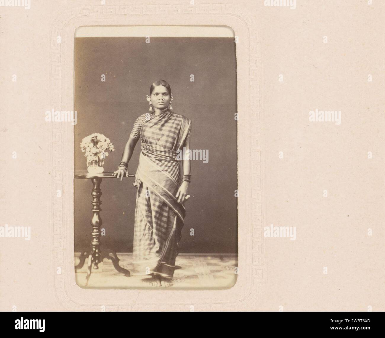 Portrait of an Indian woman, G.R. Lambert & Co., 1867 - 1880 Photograph. visit card This photo is part of an album. Singapore photographic support. cardboard albumen print historical persons - BB - woman Stock Photo