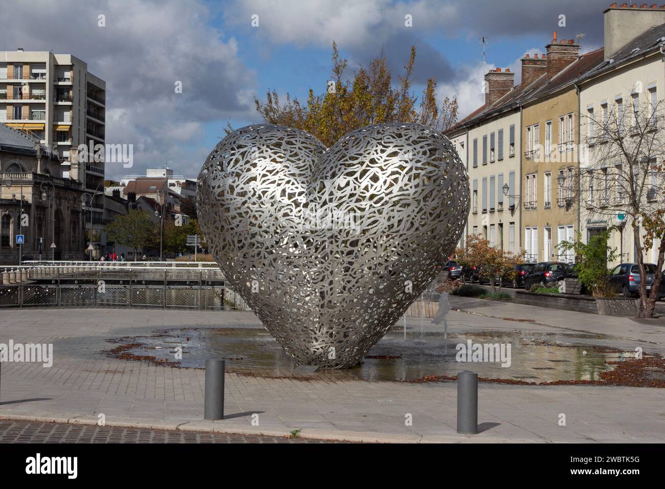 The heart of Troyes, France, a 2-tonne, 3.5m high sculpture by local artists Michèle and Thierry Kayo-Houël is set in the historic city centre. Stock Photo
