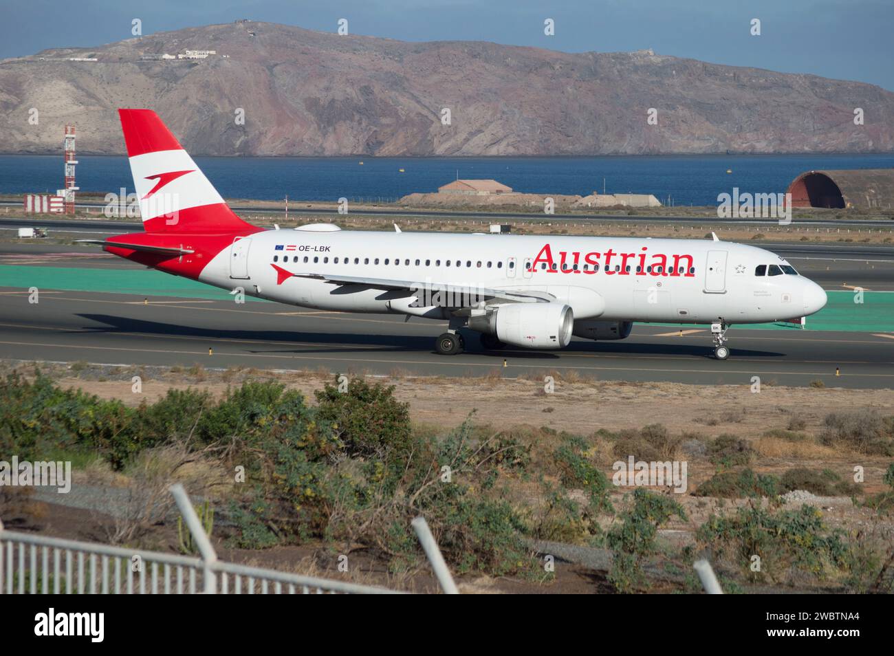 Austrian Airlines Airbus A320 airliner taxiing Stock Photo