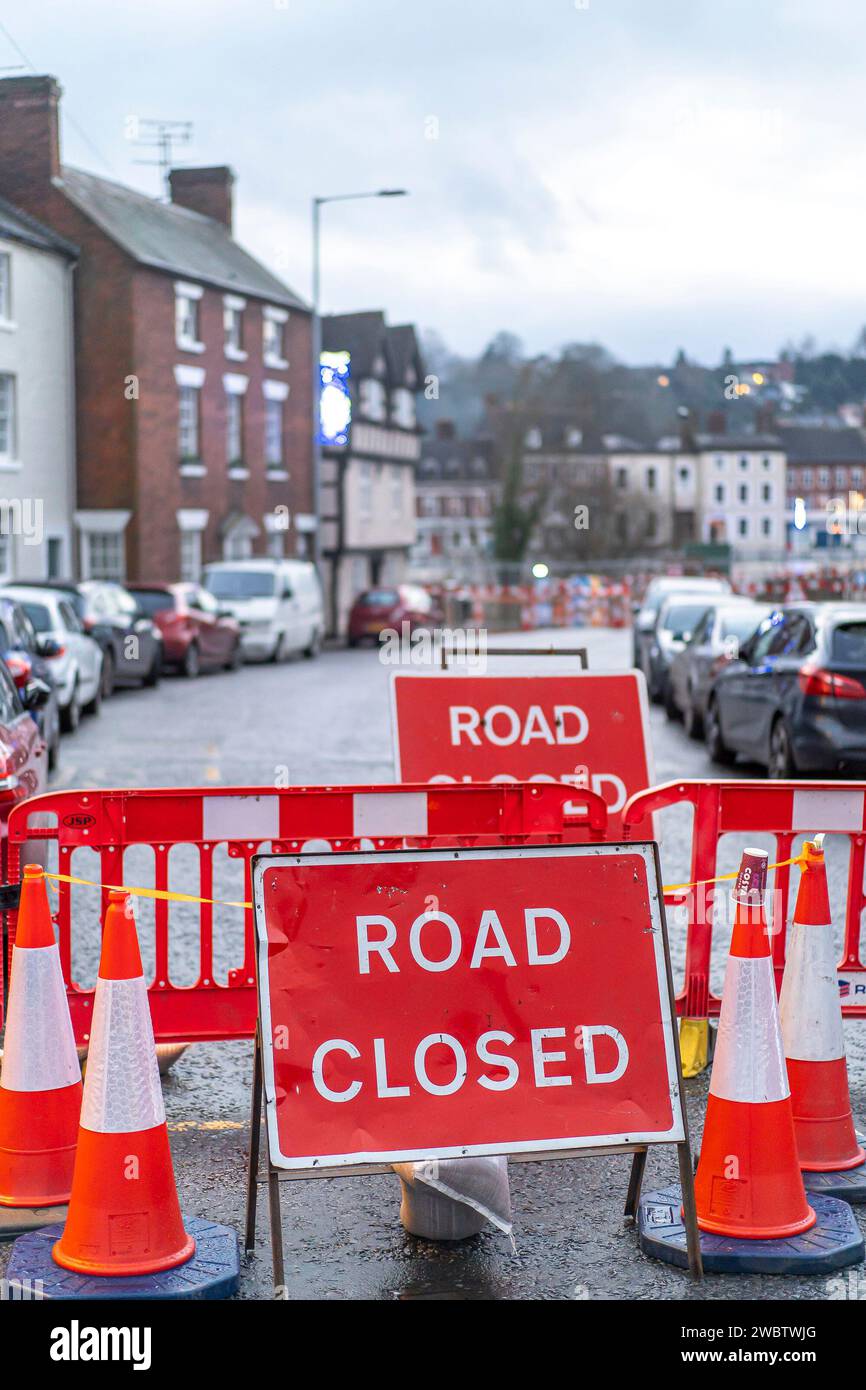 Bewdley, UK. 3rd January, 2024. UK weather: After many days of rainfall, flood waters hit close to record levels in Bewdley. The main road into Bewdley is closed at Beale's Corner due to flooding. Credit: Lee Hudson/Alamy Stock Photo