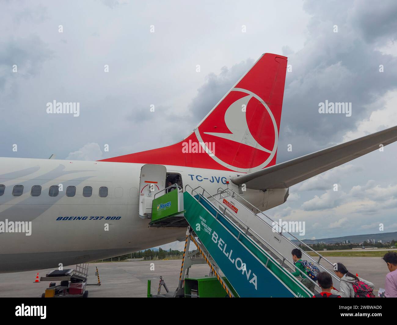 Turkish Airlines Boeing 737800 TCJVG at Erkilet International Airport