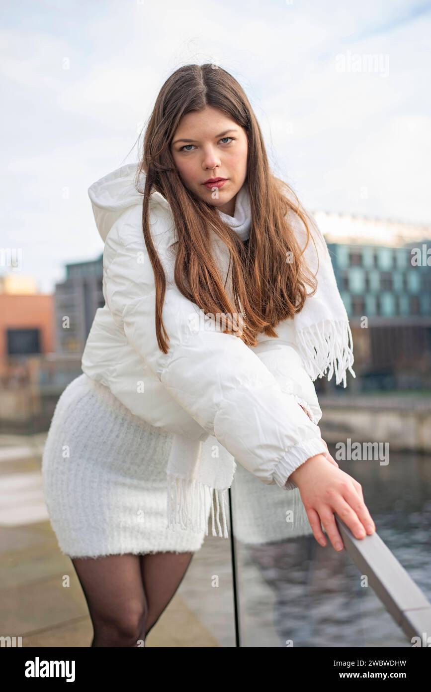 selbstbewusste junge Frau in der Stadt *** self-confident young woman in the city Stock Photo