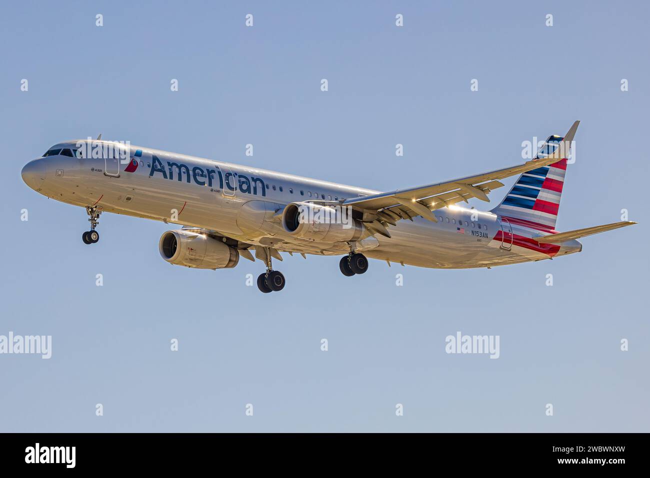 N153AN American Airlines Airbus A321-231(WL) landing at Palm Springs (PSP/KPSP) Stock Photo