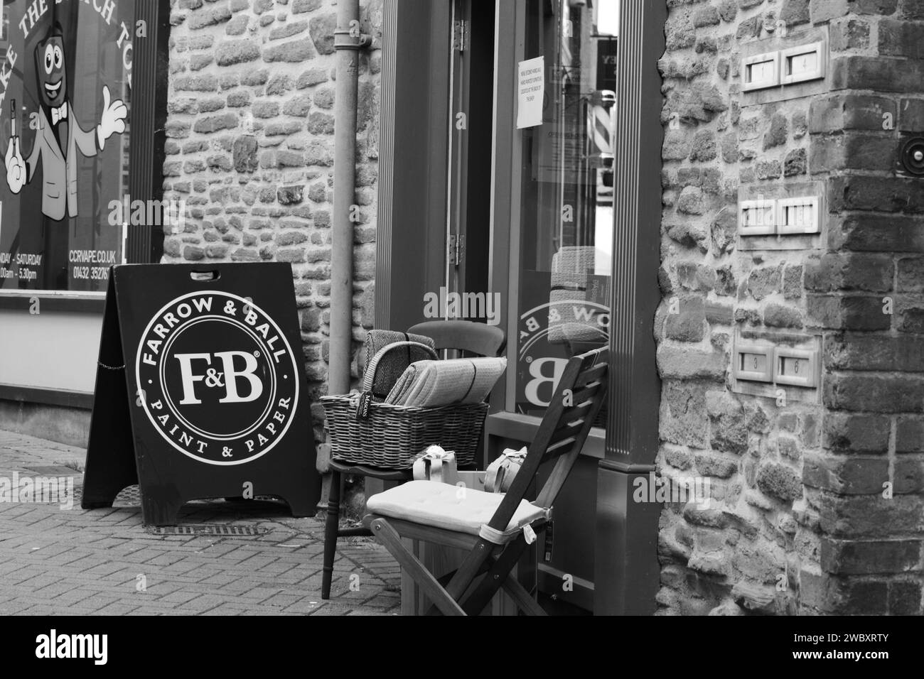 24 coffee shops Black and White Stock Photos & Images Alamy