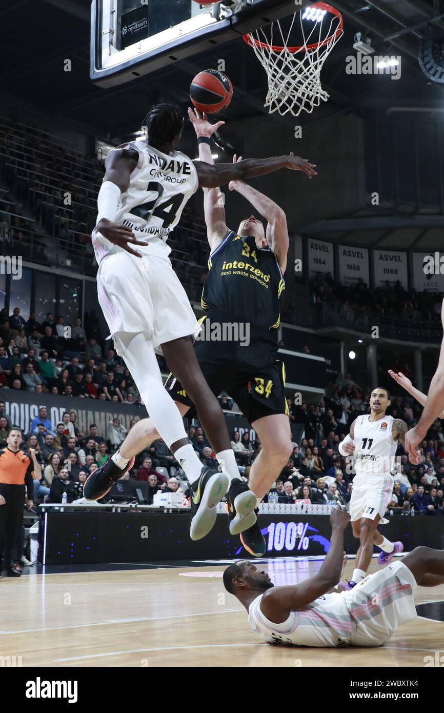 Justin BEAN of Alba Berlin and Mbaye NDIAYE of Lyon during the Turkish Airlines EuroLeague basketball match between LDLC ASVEL Villeurbanne and Alba Berlin on January 12, 2024 at Astroballe in Villeurbanne, France Stock Photo