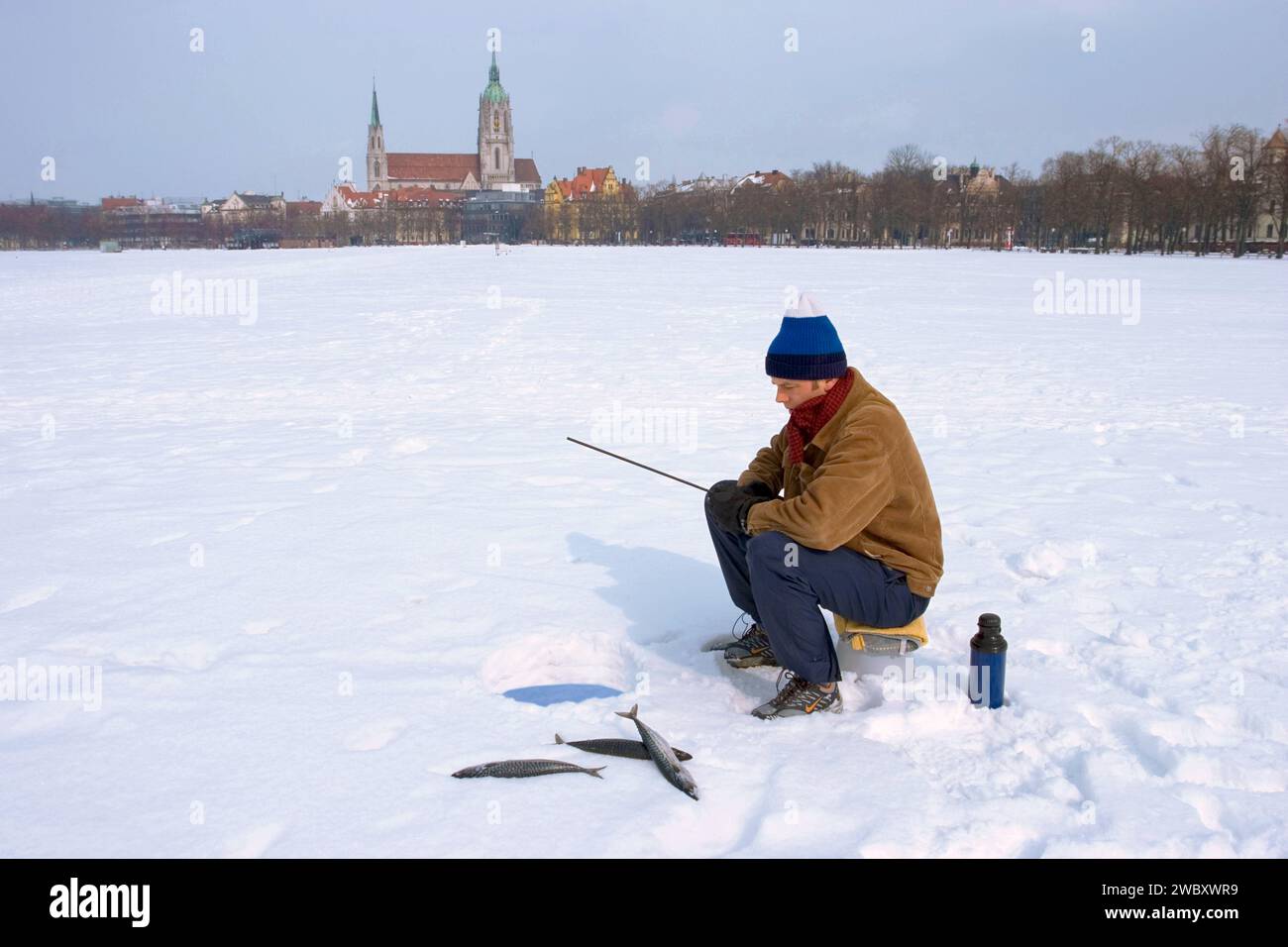 Ice fishing minnesota hi-res stock photography and images - Alamy