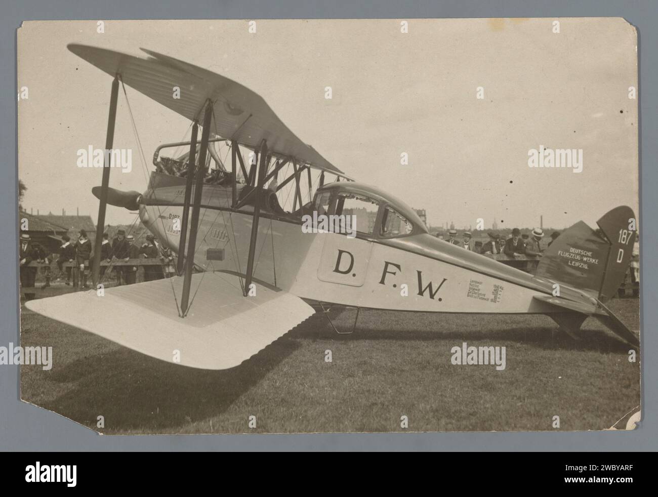 Vliegtuig van de Deutsche Flugzeug-Werke, Anonymous, 1919 photograph   photographic support gelatin silver print aircraft, aeroplane Stock Photo