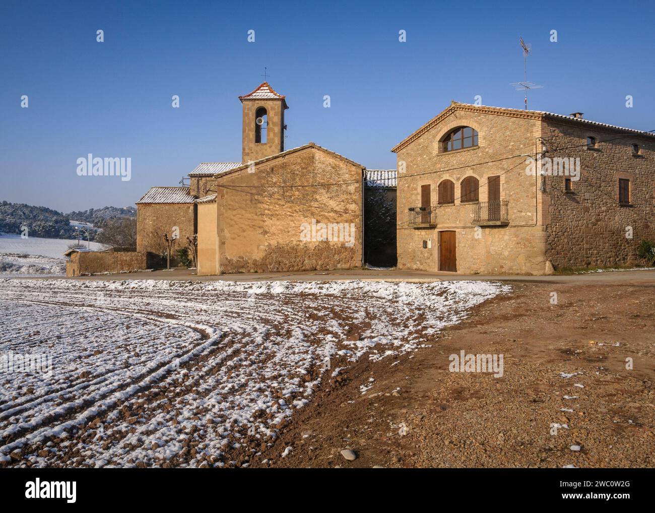 Village of El Mujal, after a winter snowfall (Navàs, Barcelona, Catalonia, Spain) ESP: Aldea de El Mujal, tras una nevada de invierno (Navàs, BCN) Stock Photo