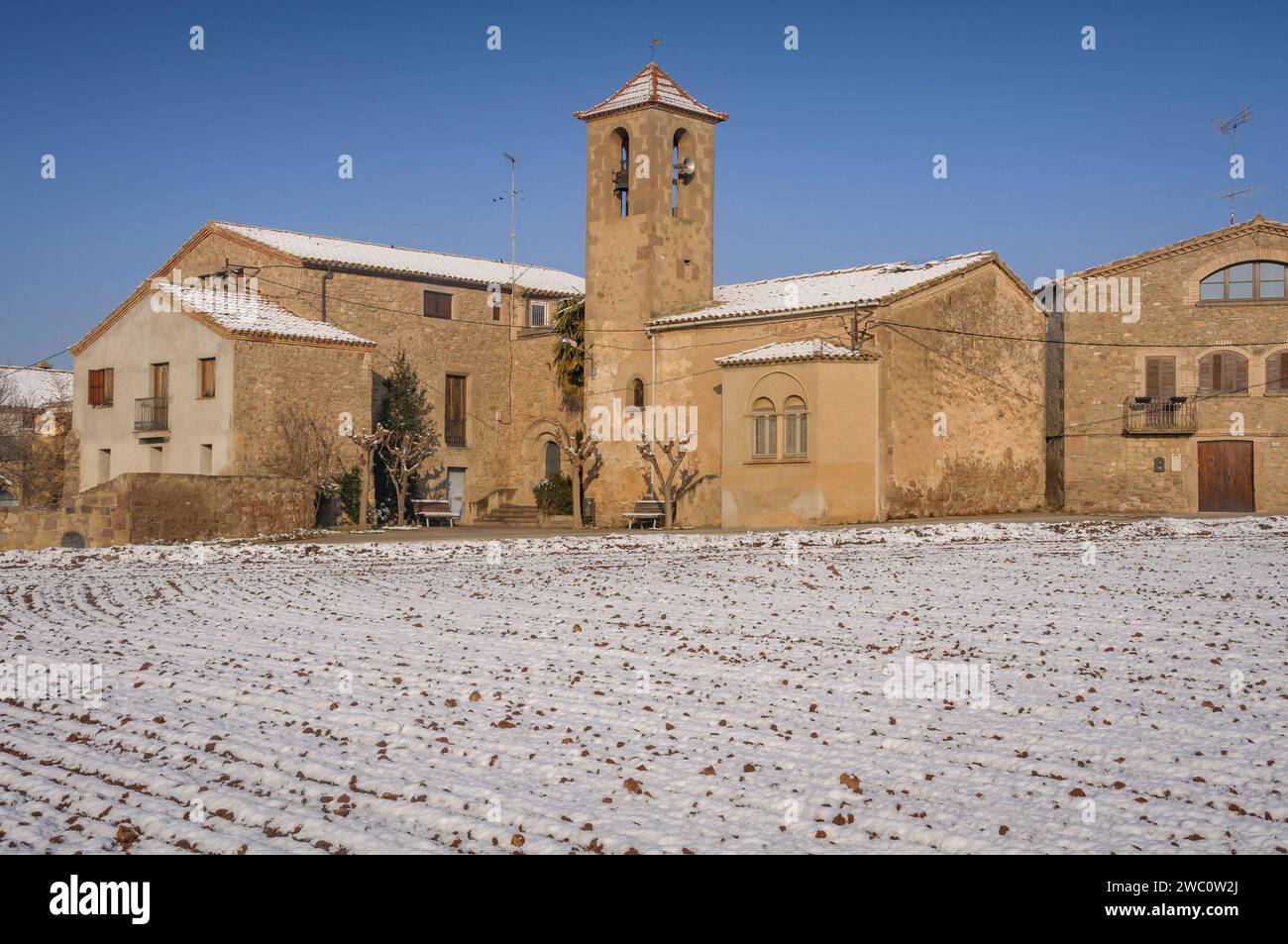 Village of El Mujal, after a winter snowfall (Navàs, Barcelona, Catalonia, Spain) ESP: Aldea de El Mujal, tras una nevada de invierno (Navàs, BCN) Stock Photo