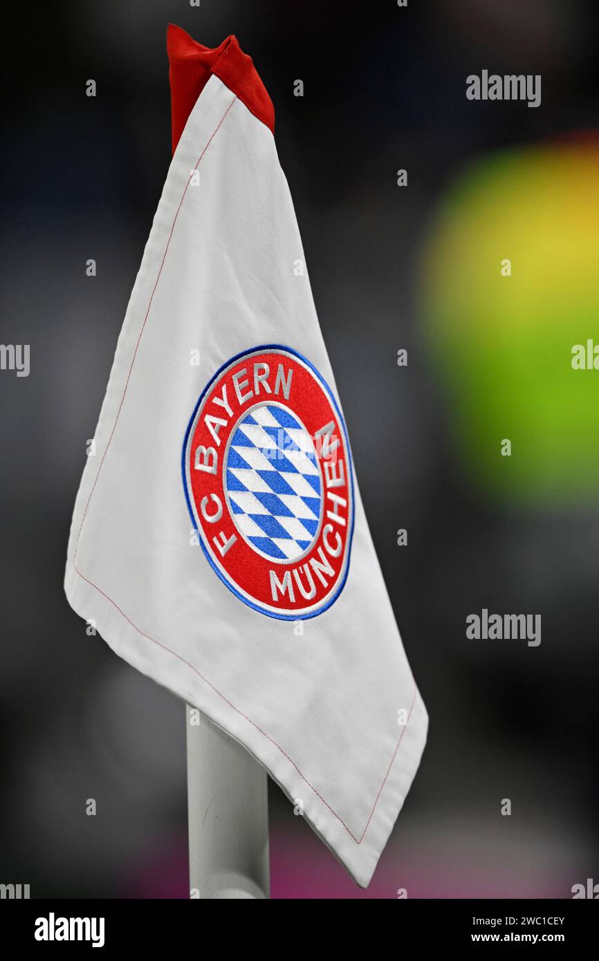 Muenchen, Deutschland. 12th Jan, 2024. Eckfahne FC Bayern Muenchen Logo ...