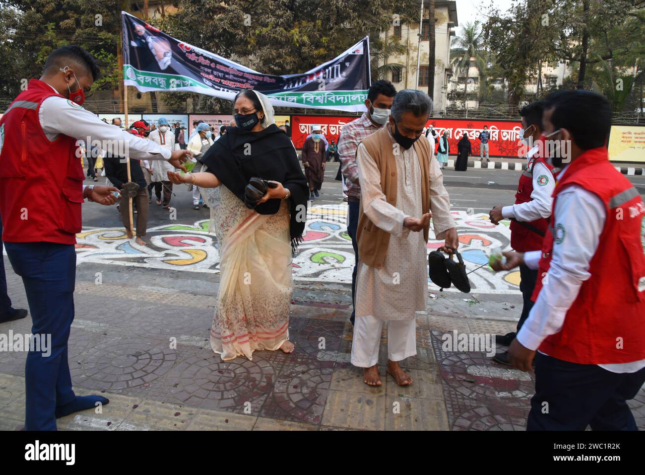 February 21, 2021: Central Shahid Minar with wreaths and flowers as the nation pays homage to the Language Movement martyrs on 21st February. Dhaka, B Stock Photo