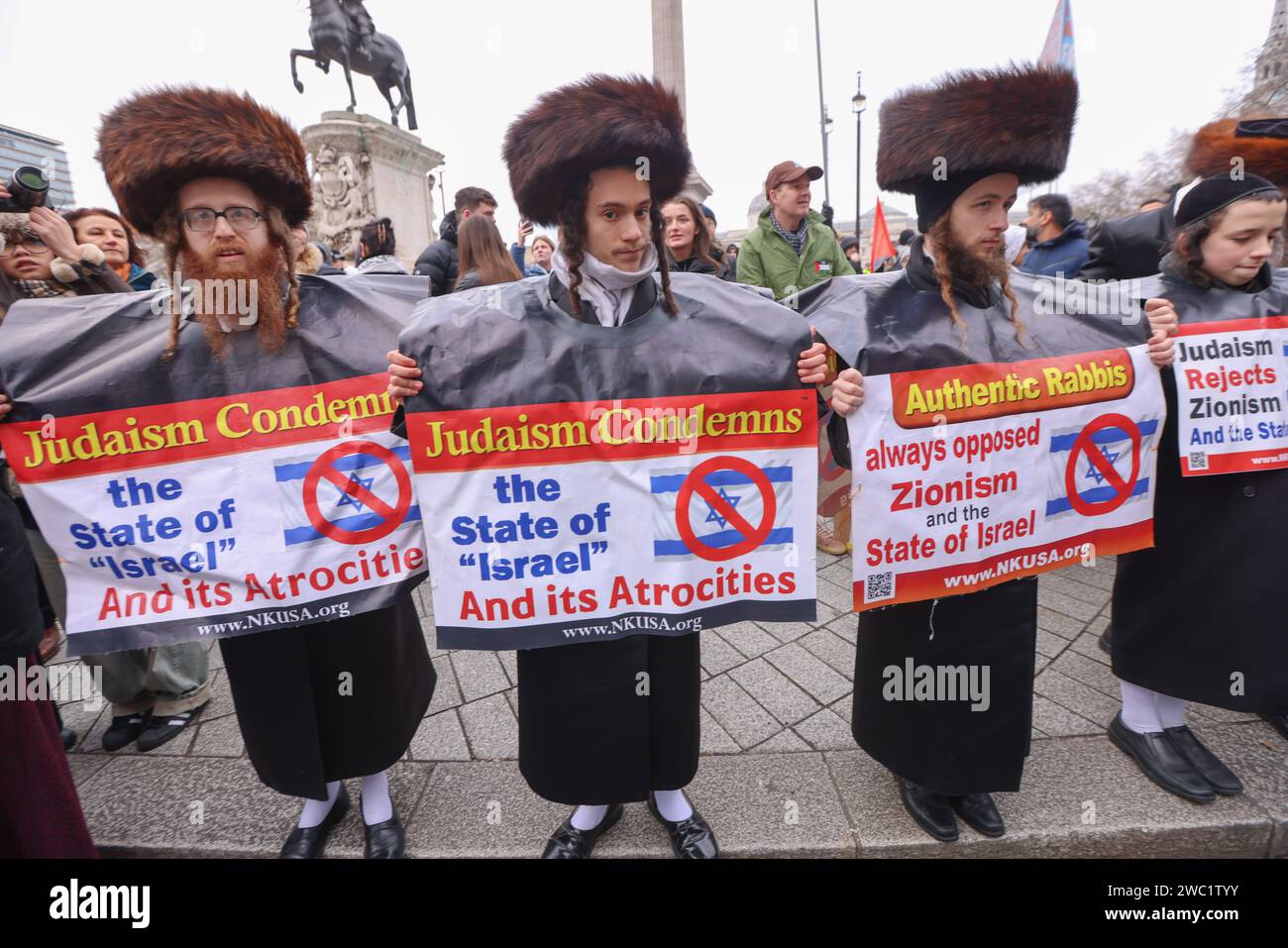 London, UK. 13th Jan, 2024. Religious group Naturei Karta at the Cease Fire in Gaza protest in London .Paul Quezada-Neiman/Alamy Live News Credit: Paul Quezada-Neiman/Alamy Live News Stock Photo