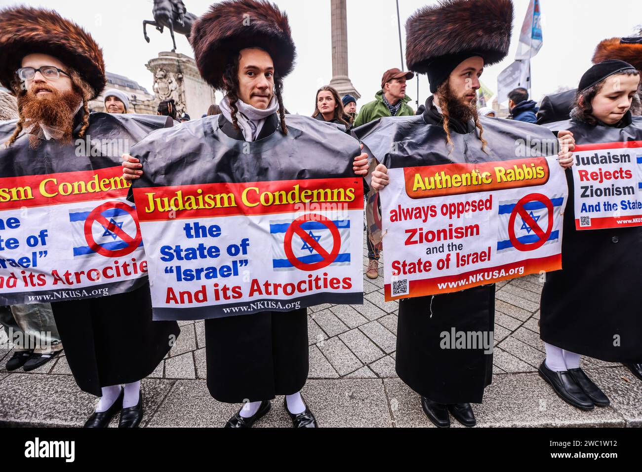 London, UK. 13th Jan, 2024. Religious group Naturei Karta at the Cease Fire in Gaza protest in London .Paul Quezada-Neiman/Alamy Live News Credit: Paul Quezada-Neiman/Alamy Live News Stock Photo