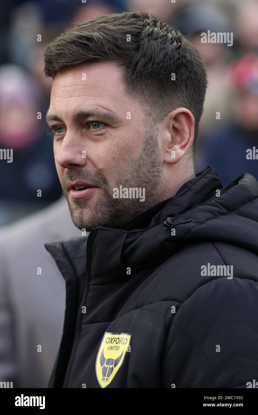 Oxford United Manager Des Buckingham during the Sky Bet League 1 match