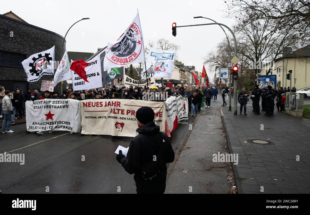 Gegendemonstration zu einer AFD Veranstaltung in Duisburg-Homberg Unter ...
