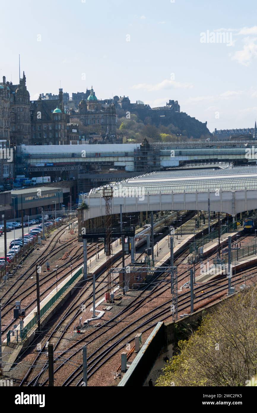Edinburgh, Scotland, UK. 19th April, 2023. UK. Edinburgh Waverley train station, with the The Royal Mile behind it, Edinburgh. Stock Photo