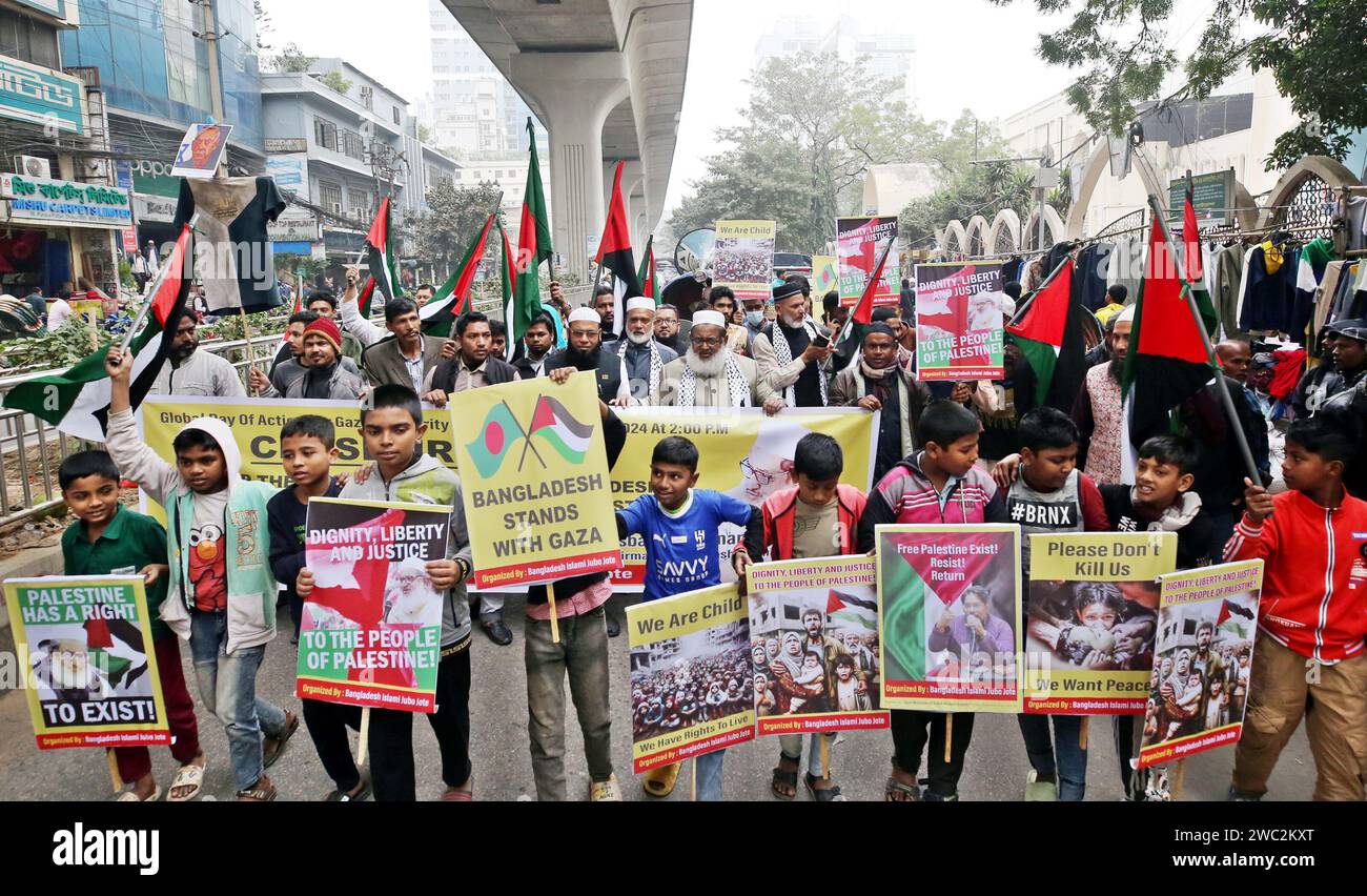 Dhaka, Bangladesh. 13th Jan, 2024. Bangladesh Islami Jubazot join a demonstration from the north gate of Dhaka Baitul Mukarram Mosque to protest against the Israel's attack on Palestinians and mass masacre. On 13 January 2024 Dhaka, Bangladesh (Credit Image: © S A Masum/eyepix via ZUMA Press Wire) EDITORIAL USAGE ONLY! Not for Commercial USAGE! Stock Photo