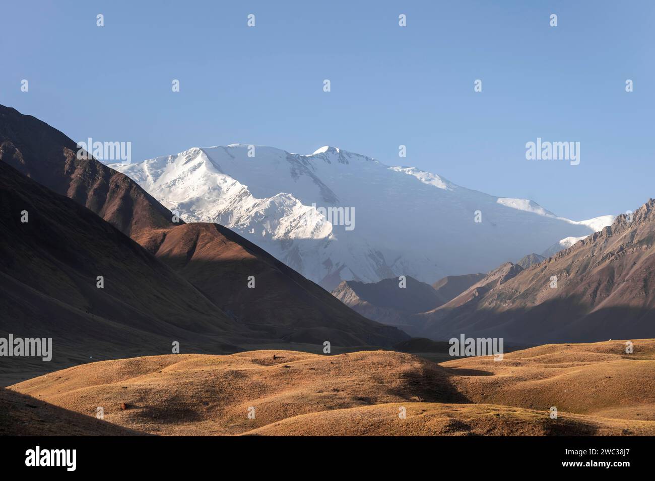 Mountain landscape in front of Lenin Peak, Trans Alay Mountains, Pamir Mountains, Osh Province, Kyrgyzstan Stock Photo