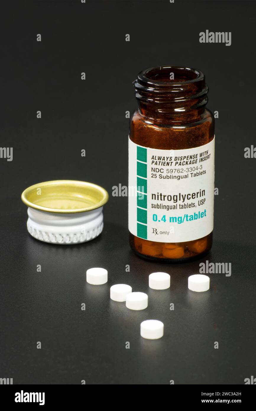 Nitroglycerin tablets with prescription Medication Pills Bottle Stock Photo