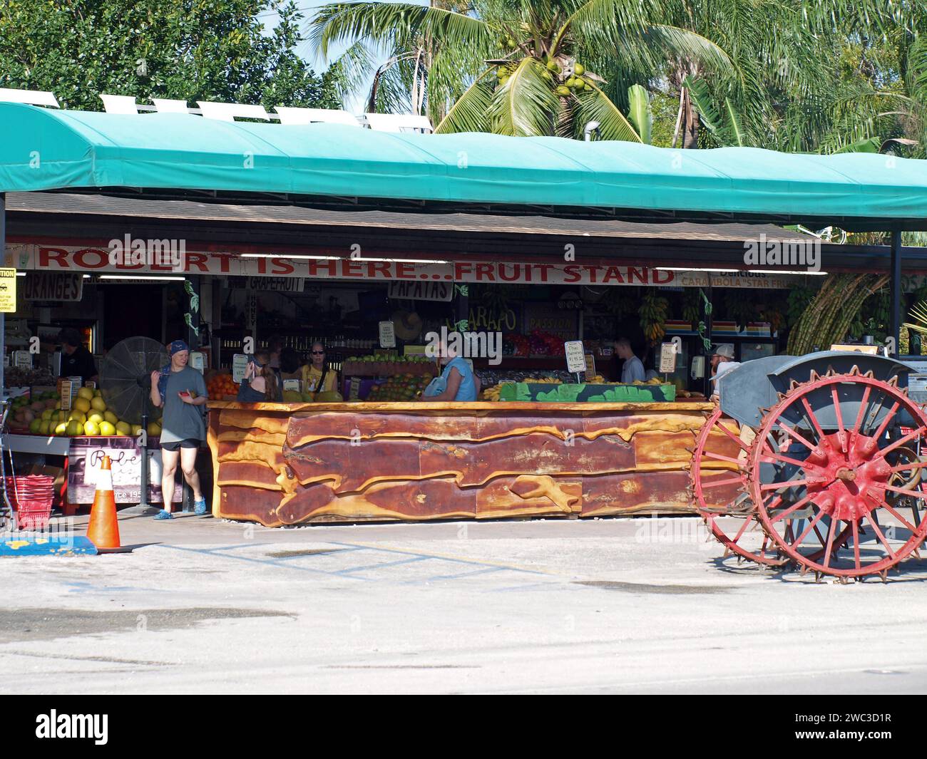 Homestead, Florida, United States January 13, 2024 Tourists in the popular fruit stand