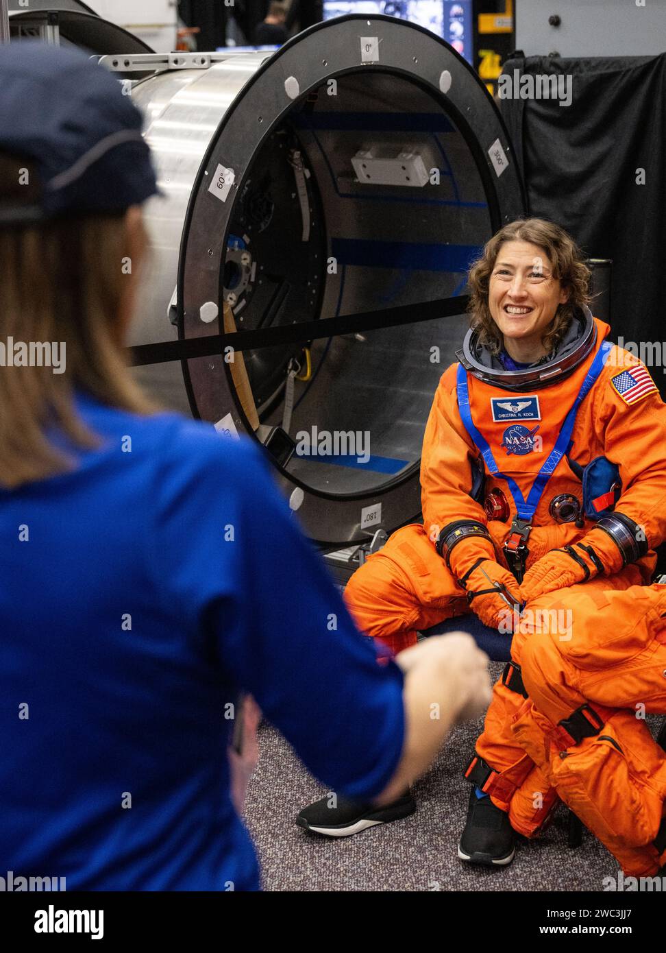 Houston, United States. 08 December, 2023. Artemis II Mission Specialist Christina Koch of NASA is briefed during emergency egress training at the Johnson Space Center, December 8, 2023 in Houston, Texas.  Credit: James Blair/NASA/Alamy Live News Stock Photo