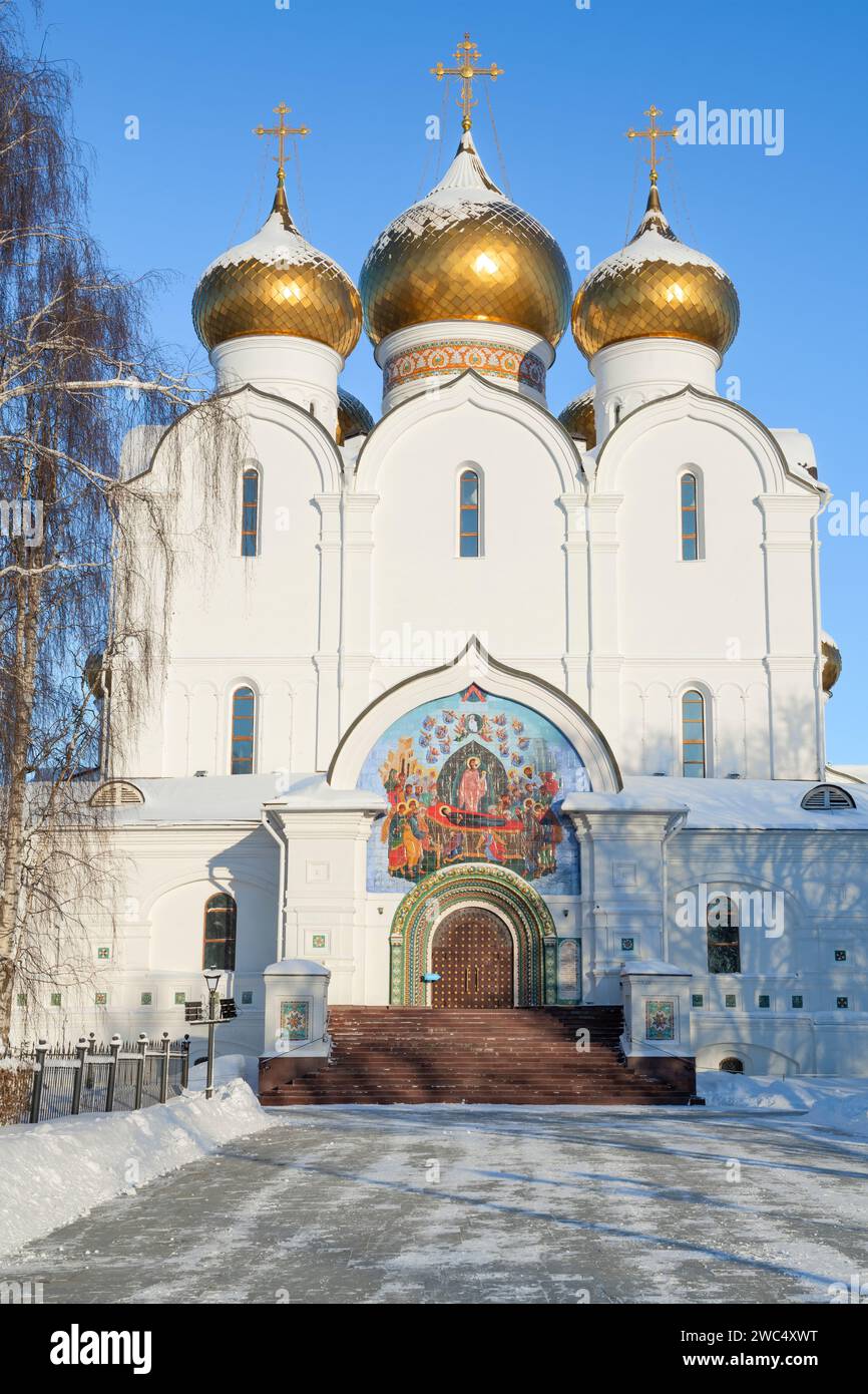 YAROSLAVL, RUSSIA - JANUARY 02, 2024: Cathedral of the Assumption of the Blessed Virgin Mary on a sunny January day. Golden Ring of Russia Stock Photo