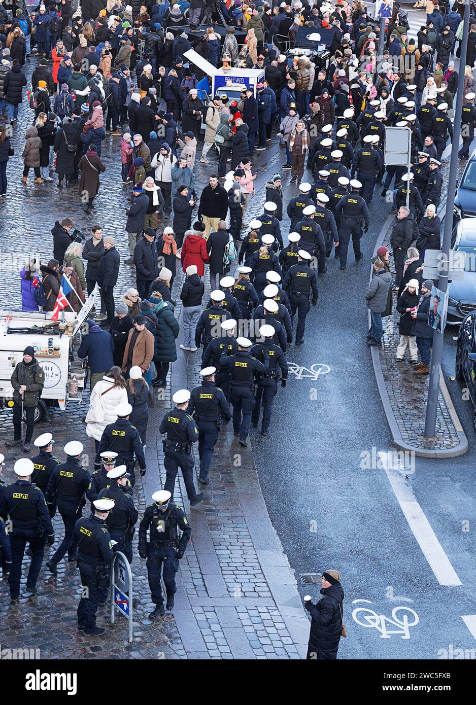 Copenhagen Denmark 14th Jan 2024 Police Gather Before The Drive   Copenhagen Denmark 14th Jan 2024 Police Gather Before The Drive From Amalienborg Castle To Christiansborg Castle In Copenhagen On Sunday 14 January 2024 On 31 December 2023 The Queen Announced That She Would Abdicate On 14 January And That The Crown Prince Would Be Denmarks Regent From That Day Credit Ritzaualamy Live News 2WC5FXB 