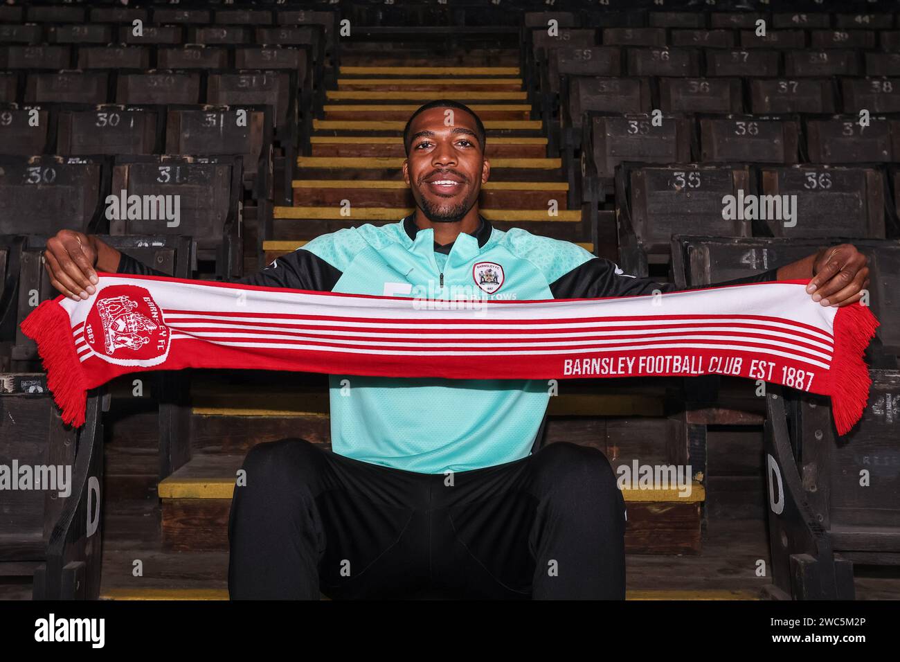 Donovan Pines signs for Barnsley FC on a free until 2025 transfer for