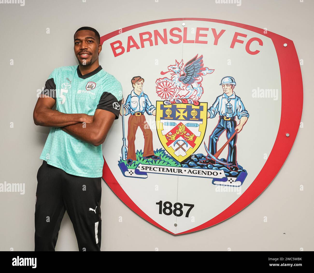 Donovan Pines signs for Barnsley FC on a free until 2025 transfer for