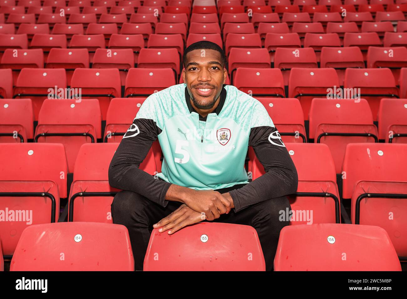 Donovan Pines signs for Barnsley FC on a free until 2025 transfer for
