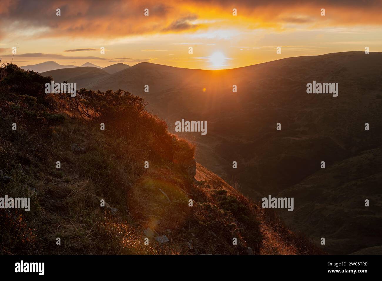 Landscape first rays sun hi-res stock photography and images - Alamy